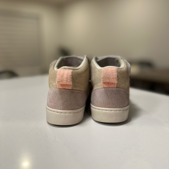 Veja v10 mid shoes kids size 11 - Picture 2 of 5